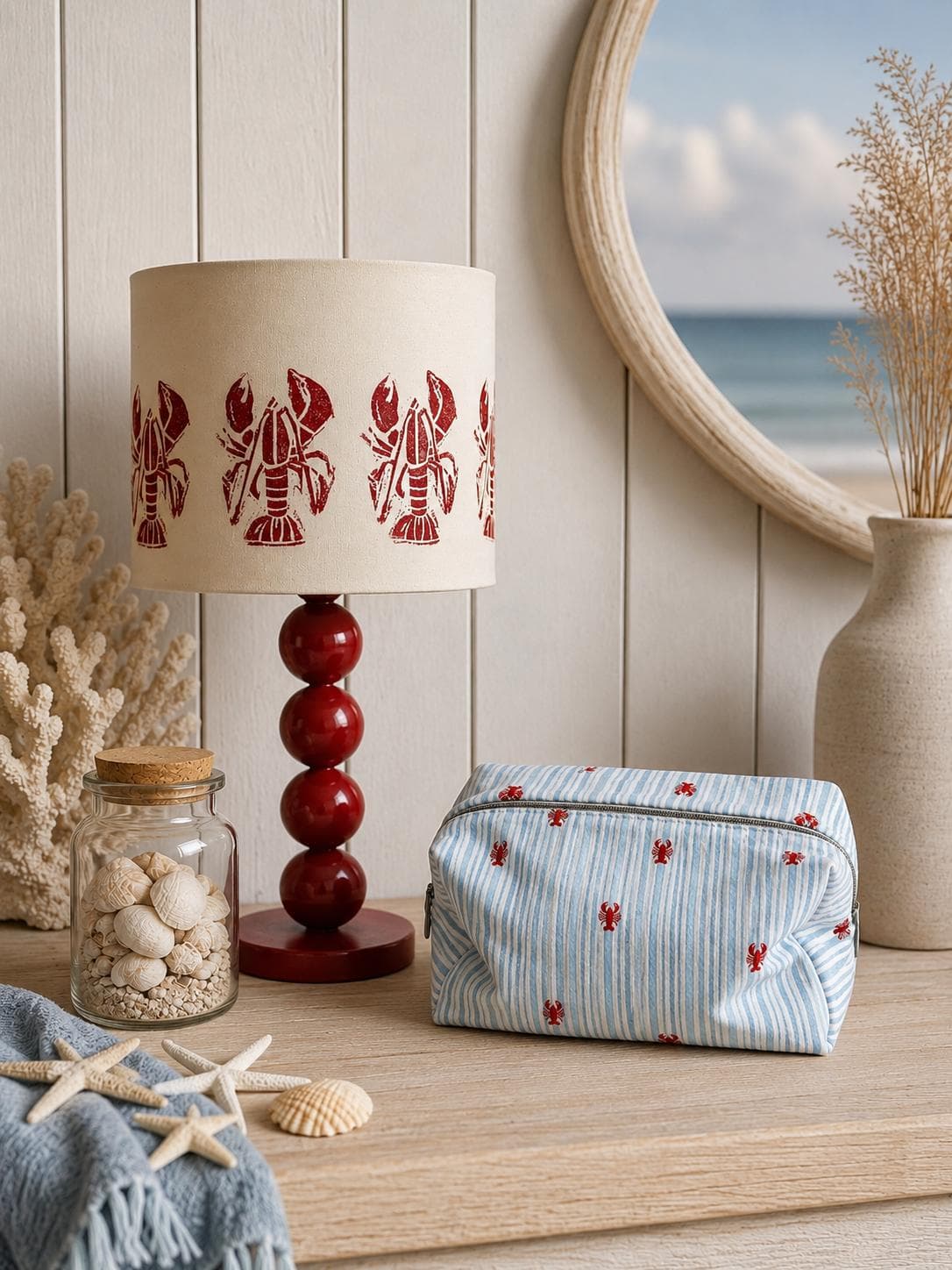 Toiletry bag lobsters scene