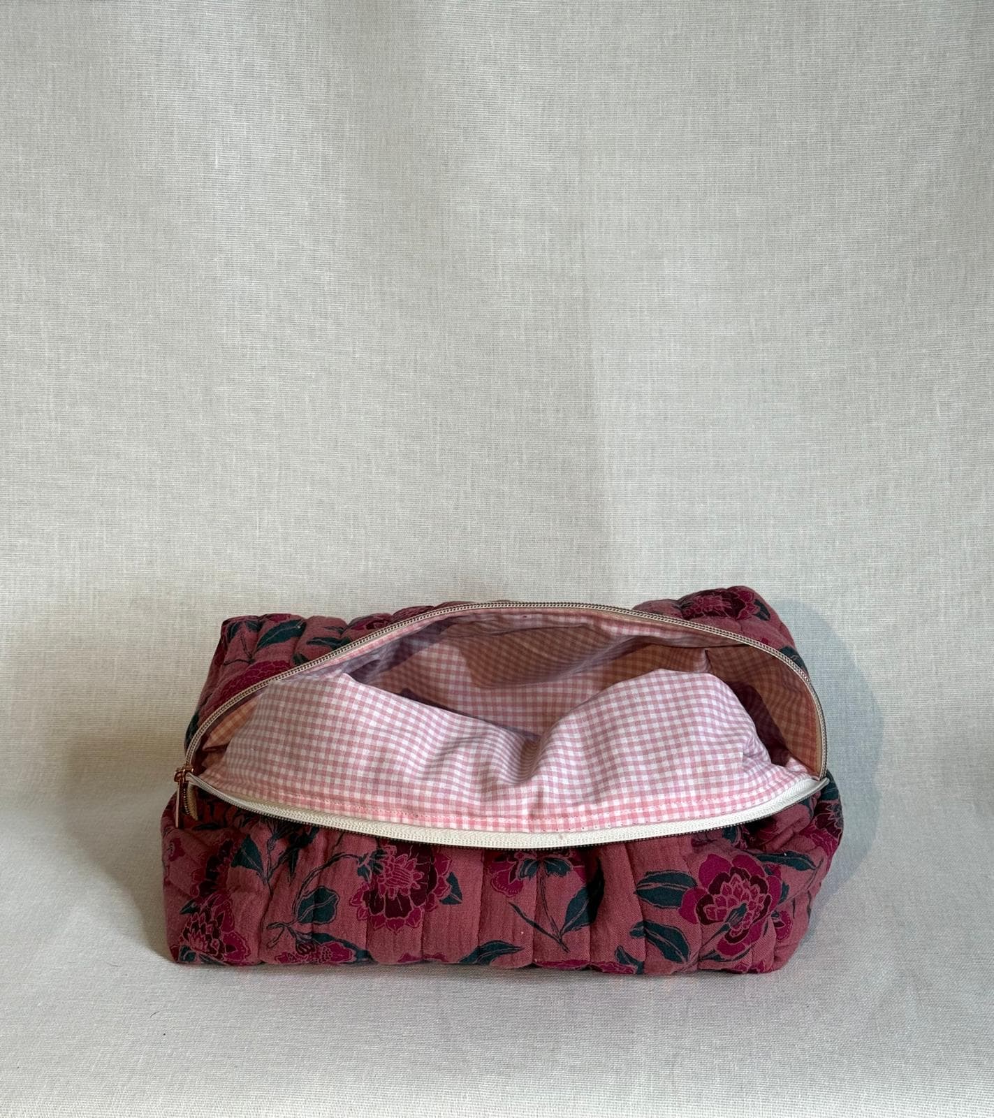 Toiletry bag flowers product